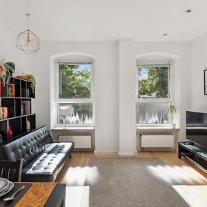 Bright 3-Room Apartment Near Prenzlauer Berg